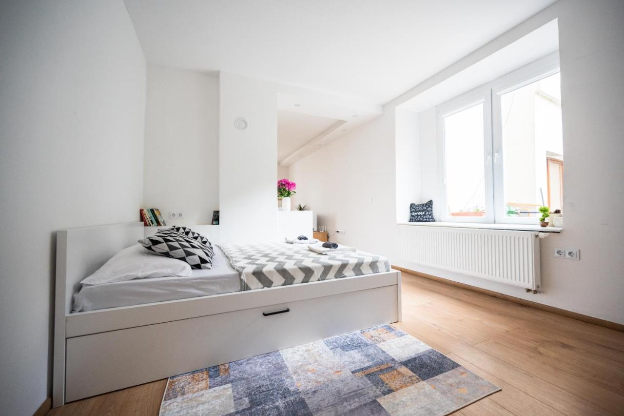 Modern Studio Apartment In The Old Town SJJ Buitenkant foto