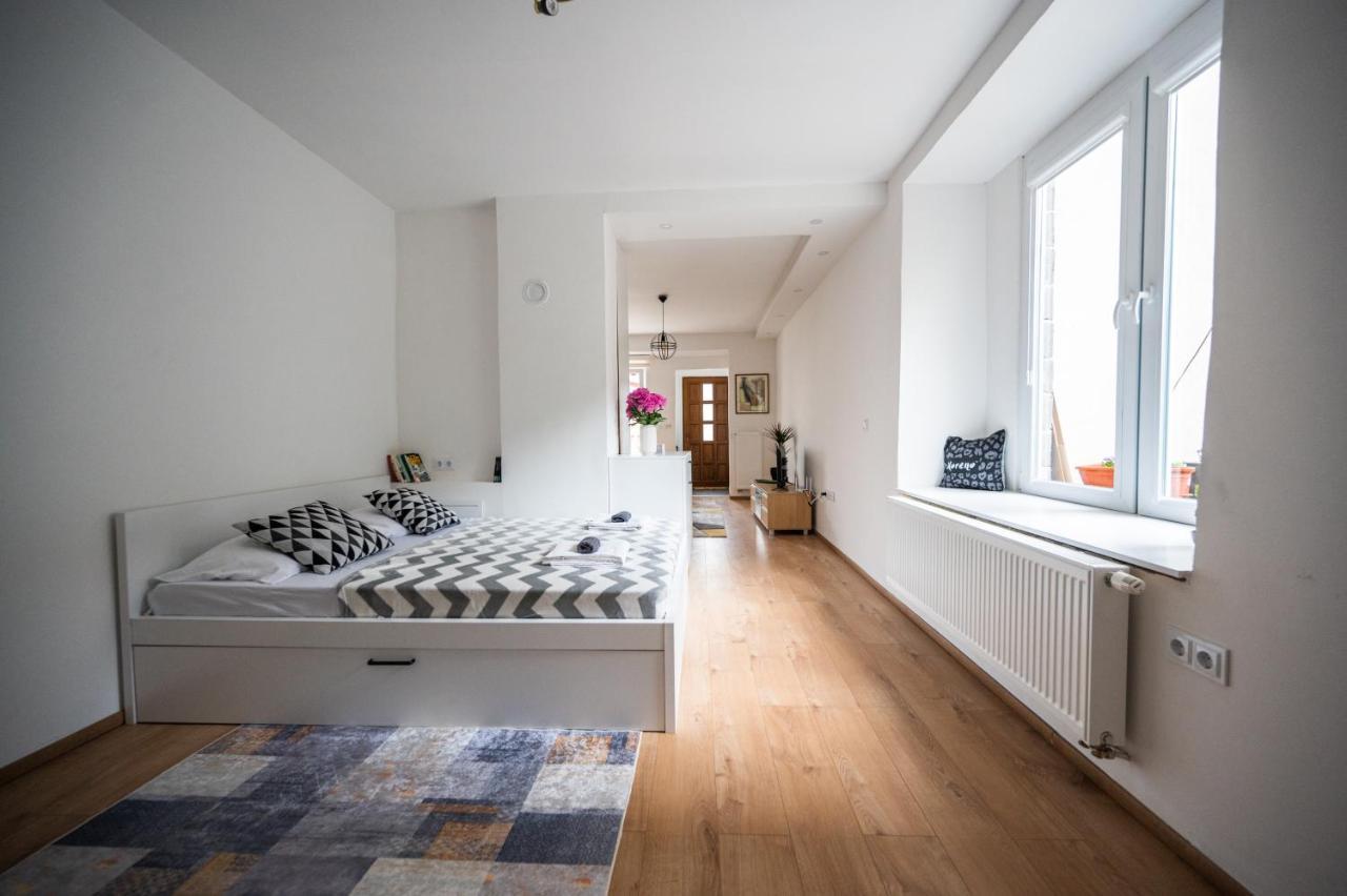 Modern Studio Apartment In The Old Town SJJ Buitenkant foto